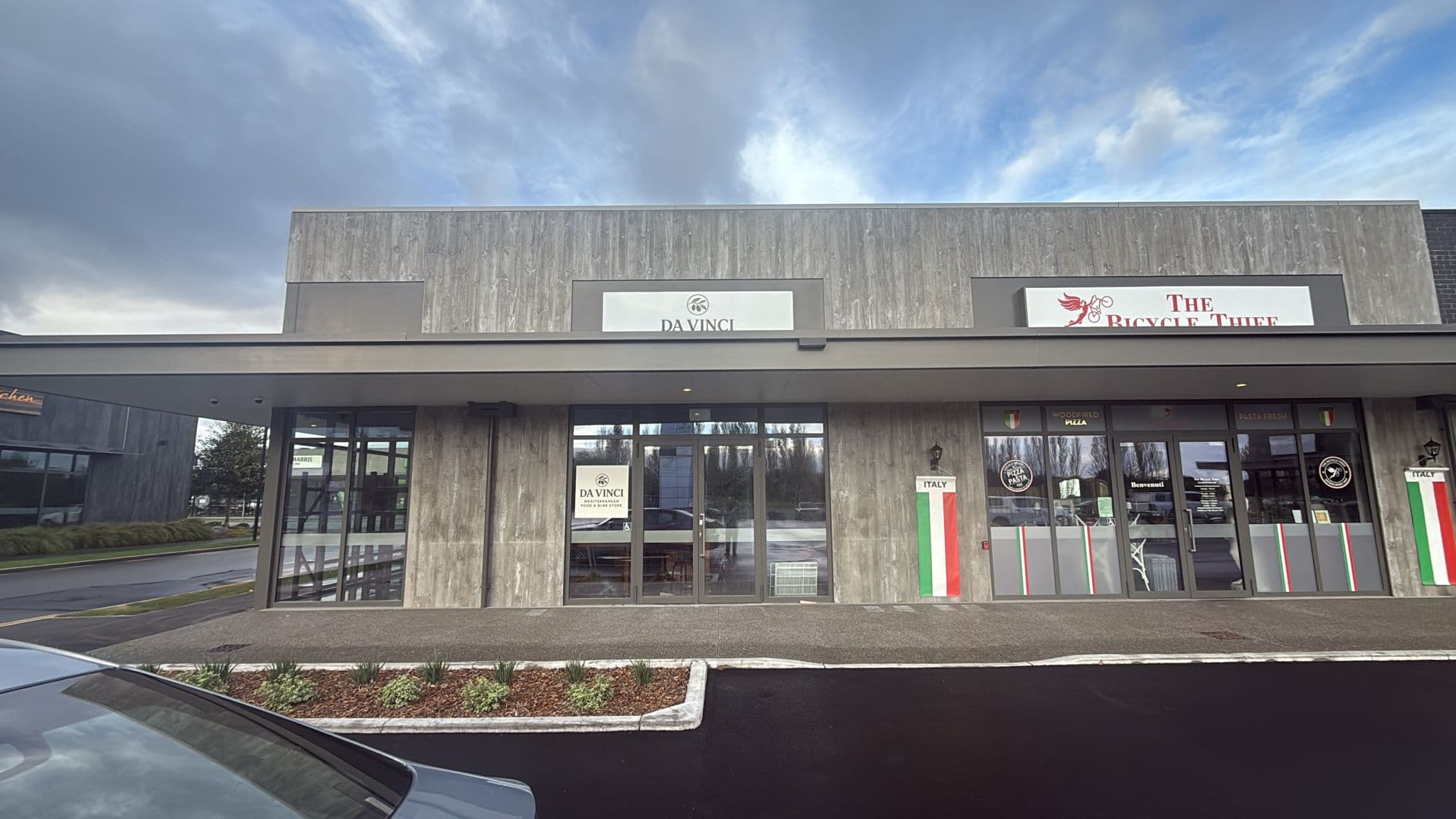 Da Vinci Mediterranean Food & Wine Store exterior on Vernon Drive, Lincoln